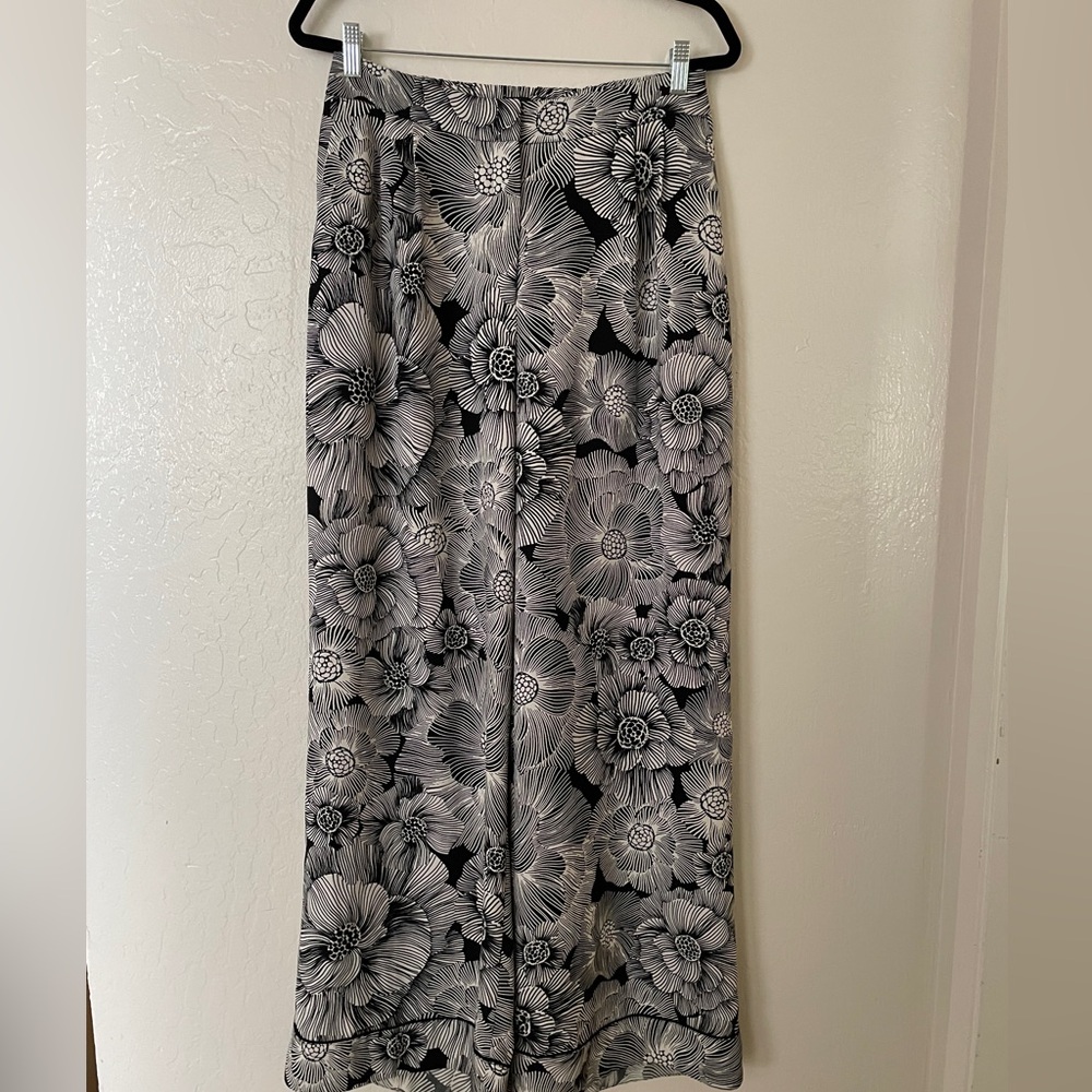 Express Monochrome Floral Pattern Pants